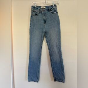Abercrombie & Fitch 90s Slim Straight Ultra High Rise Jeans - Light Wash